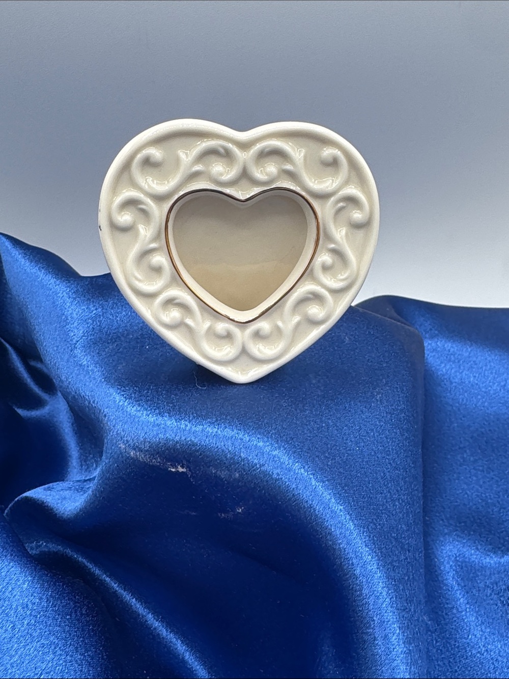 Lenox Ceramic Heart Photo Frame in Cream